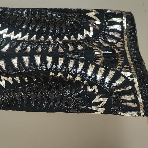 Verty black and gold sequin cocktail dress - Picture 3 of 9